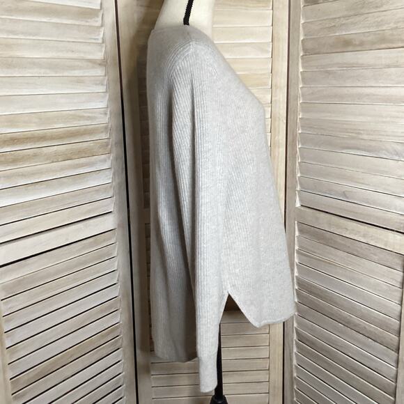 Saks Fifth Avenue Pale Heather Gray Waffle Ribbed Shirttail Cashmere Sweater XL - Picture 4 of 8